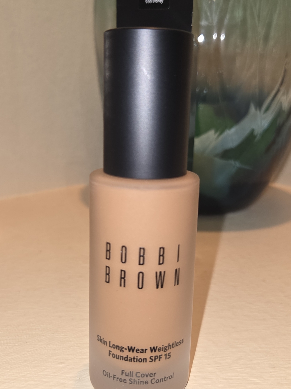 Bobbi Brown C-066 Cool Honey Skin Long-Wear Weightless Foundation SPF 15 1oz